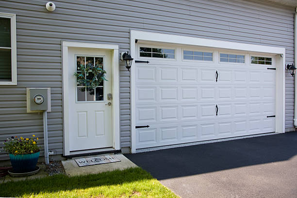 24/7 Emergency Garage Door Panel Replacement experts in Lee County County, KY